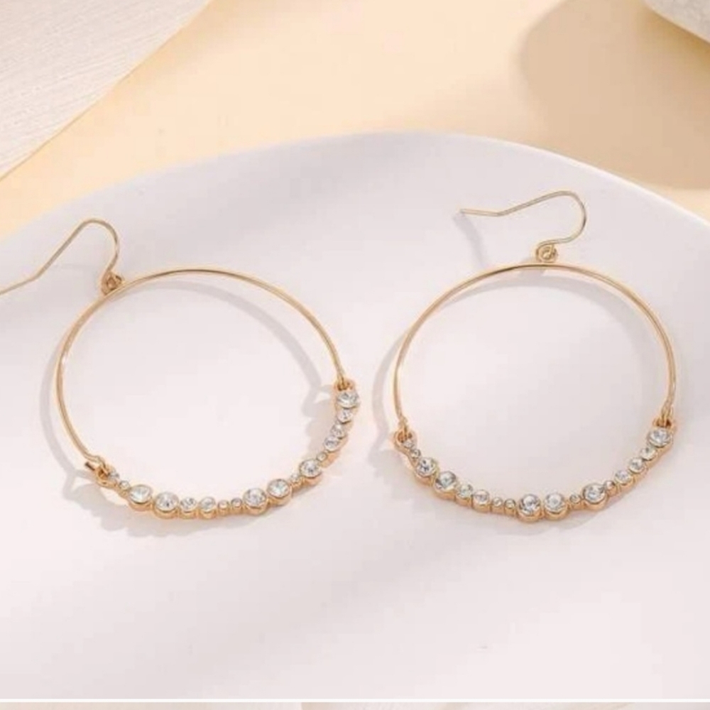🤍3/$30 Golden Rhinestone Hoop Earring